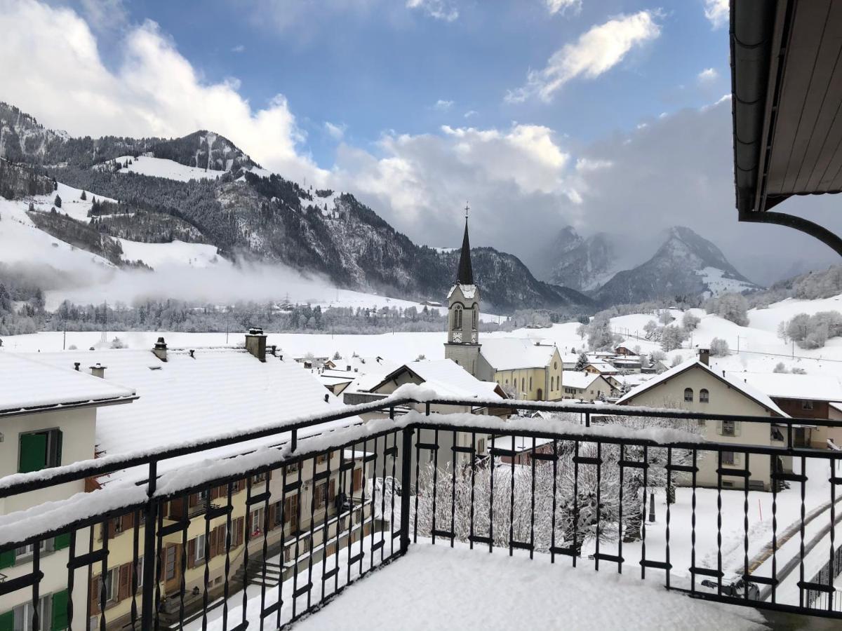 Auberge De L'Ange Albeuve Exteriör bild