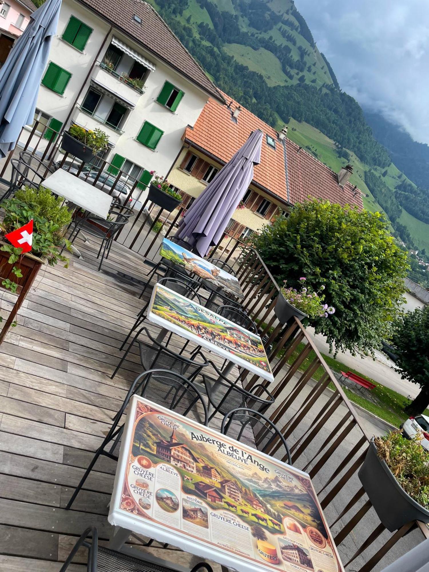 Auberge De L'Ange Albeuve Exteriör bild